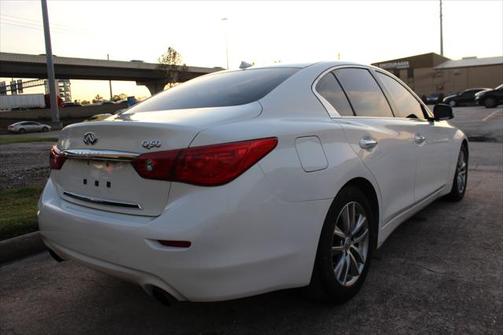 2015 INFINITI Q50 Premium