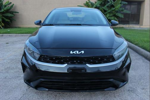 Aurora Black 2022 Kia Forte LXS
