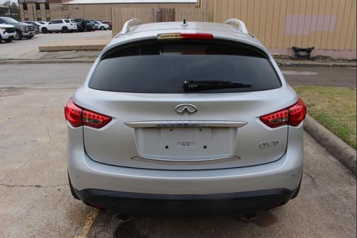 2017 INFINITI QX70 Base