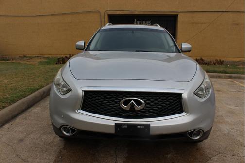 2017 INFINITI QX70 Base