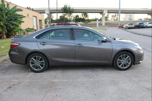 2016 Toyota Camry XLE
