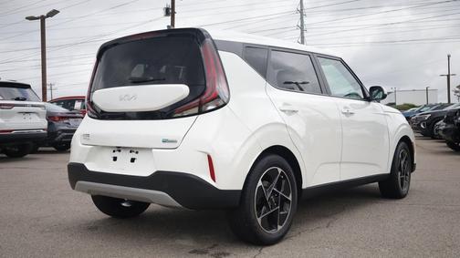Snow White Pearl 2023 Kia Soul EX