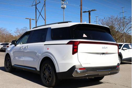 Snow White Pearl 2026 Kia Carnival SX
