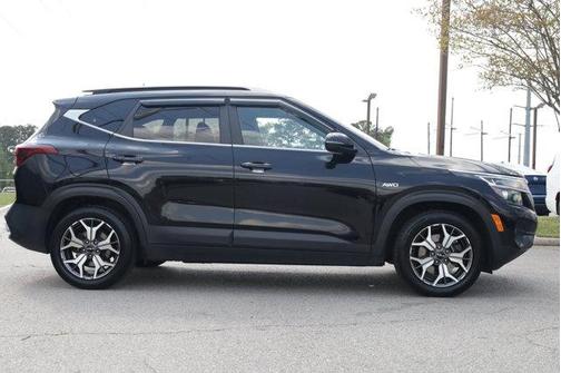 Cherry Black 2023 Kia Seltos EX