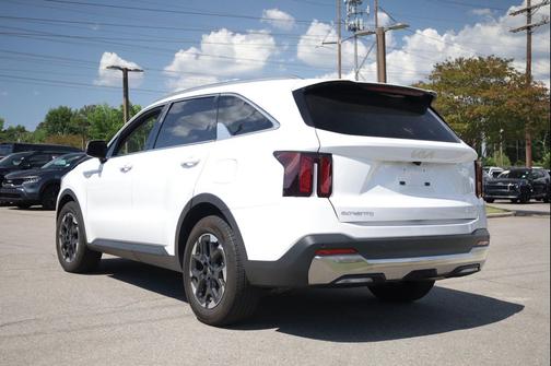 Glacial White Pearl 2024 Kia Sorento S