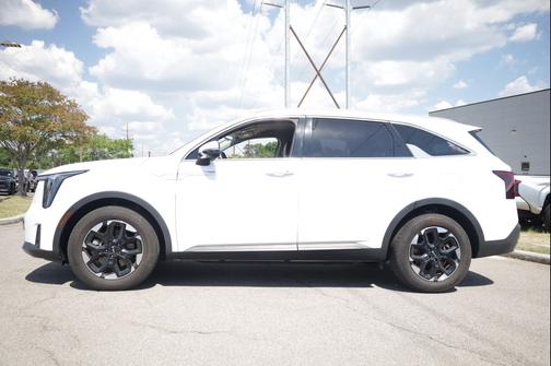 Glacial White Pearl 2024 Kia Sorento S