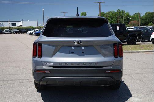 Everlasting Silver 2021 Kia Sorento LX