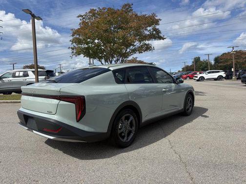 2025 Kia K4 LXS