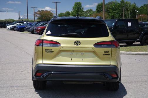 -SELECT- 2023 Toyota Corolla Hybrid SE
