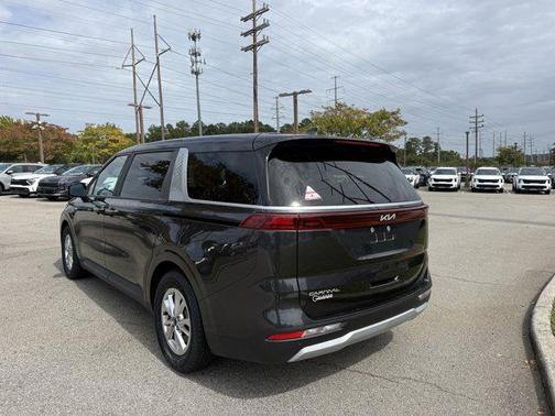 2023 Kia Carnival LX