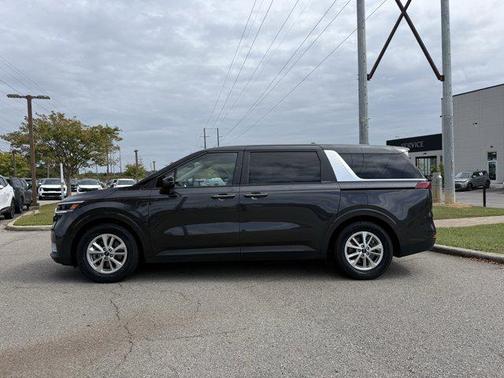2023 Kia Carnival LX