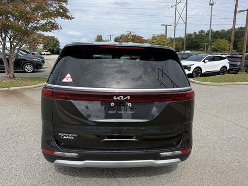 2023 Kia Carnival LX