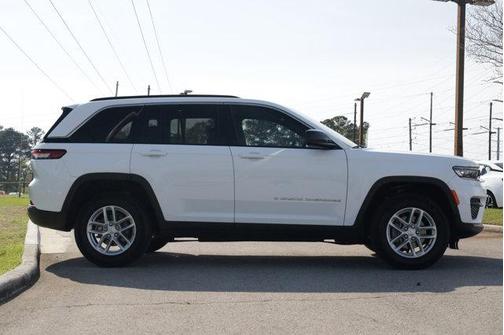 2024 Jeep Grand Cherokee Laredo