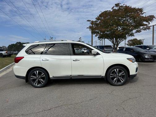 2019 Nissan Pathfinder Platinum