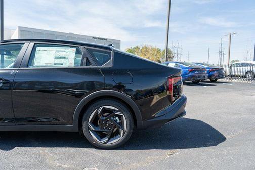 Aurora Black Pearl 2026 Kia K4 EX