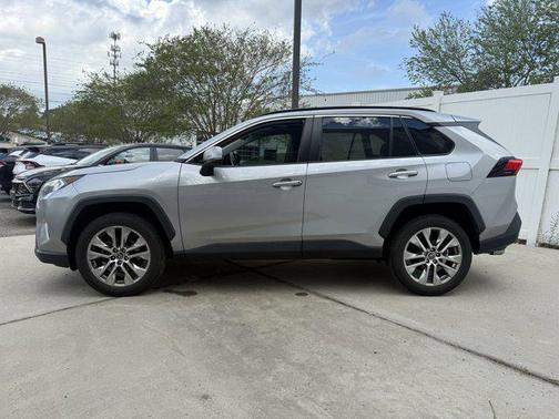 2020 Toyota RAV4 XLE Premium