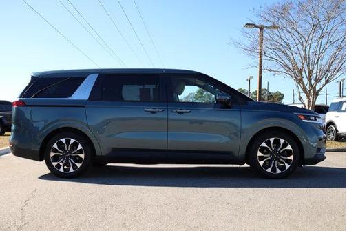 2022 Kia Carnival EX