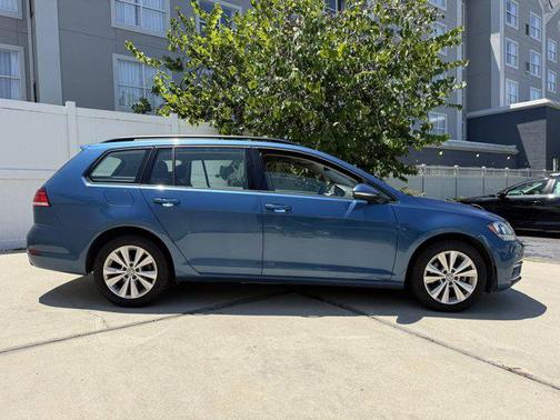 2019 Volkswagen Golf SportWagen TSI S