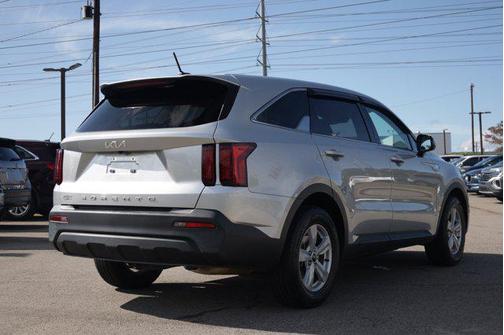 Sparkling Silver 2022 Kia Sorento LX