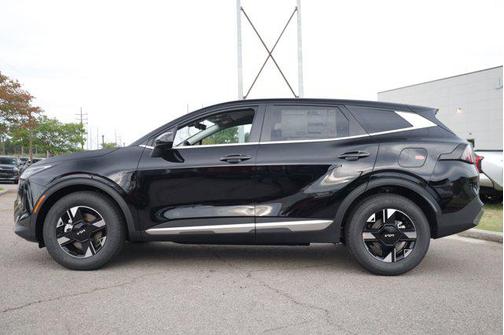 Ebony Black 2026 Kia Sportage LX