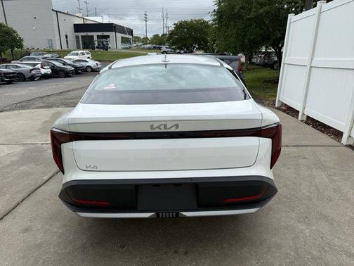 2025 Kia K4 EX
