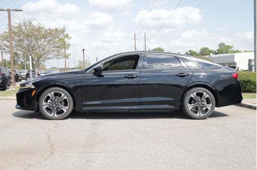 Ebony Black 2022 Kia K5 EX