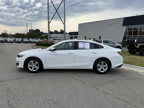 2022 Chevrolet Malibu FWD LT