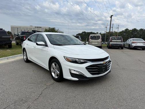 2022 Chevrolet Malibu FWD LT