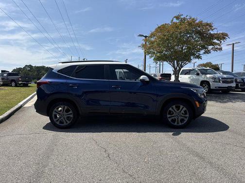 2023 Kia Seltos S