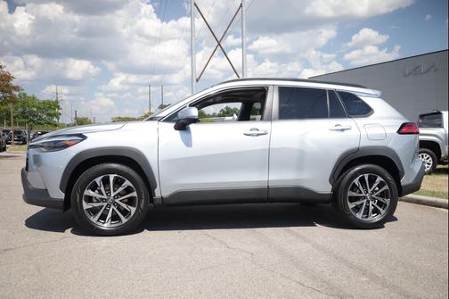 2022 Toyota Corolla Cross XLE
