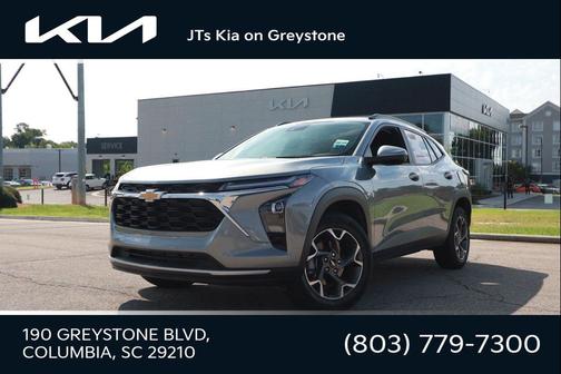 Mosaic Black Metallic 2025 Chevrolet Trax LT