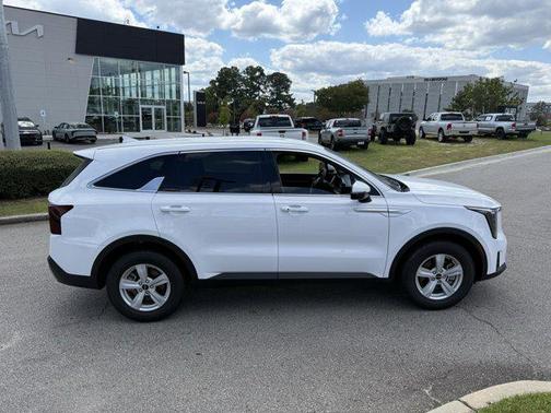 2025 Kia Sorento LX