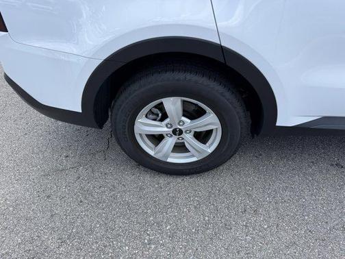 2025 Kia Sorento LX