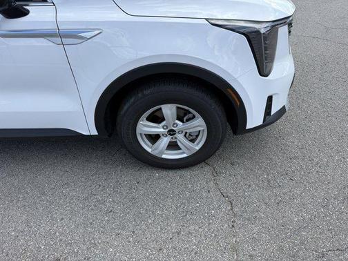 2025 Kia Sorento LX