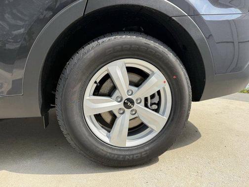 2025 Kia Sorento LX