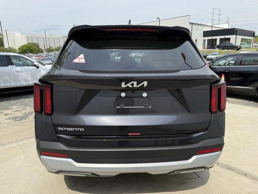 2025 Kia Sorento LX