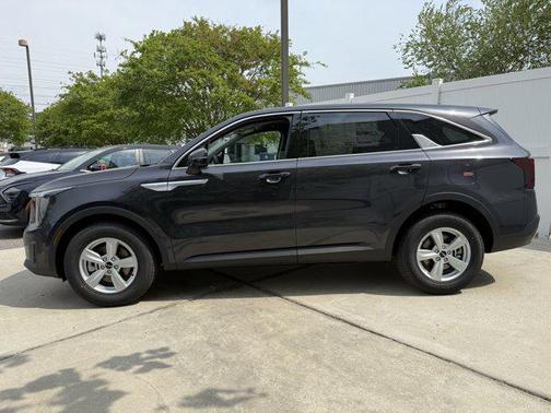 2025 Kia Sorento LX