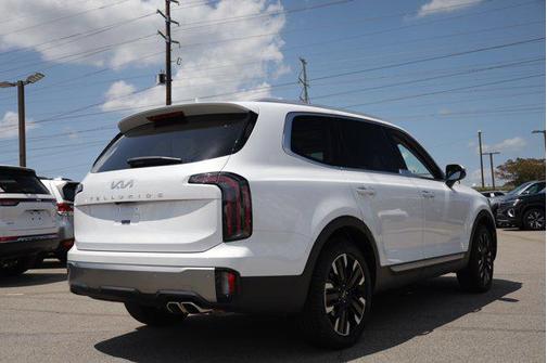 Glacial White Pearl 2025 Kia Telluride SX