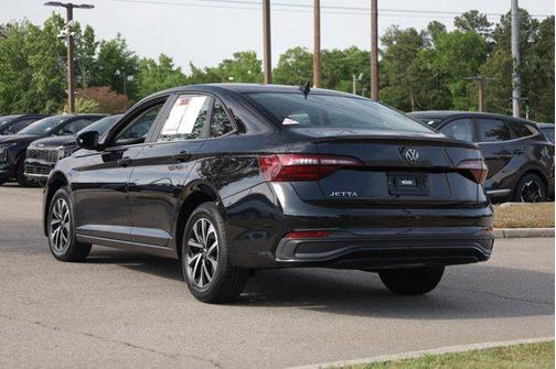 Deep Black Pearl 2024 Volkswagen Jetta 1.5T S