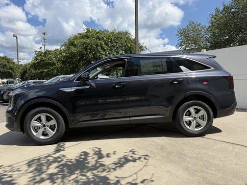 2025 Kia Sorento LX