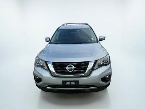 Brilliant Silver 2018 Nissan Pathfinder SL