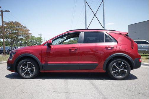 Runway Red 2023 Kia Niro LX