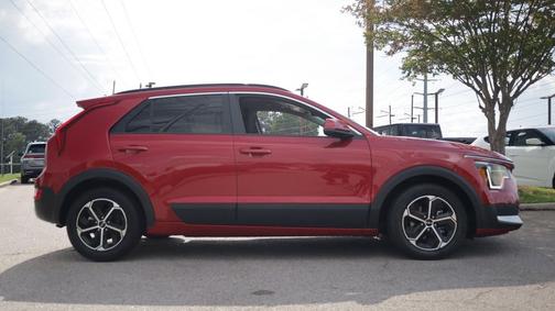 Runway Red 2023 Kia Niro LX