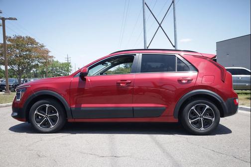 Runway Red 2023 Kia Niro LX