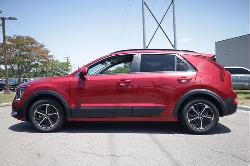 Runway Red 2023 Kia Niro LX