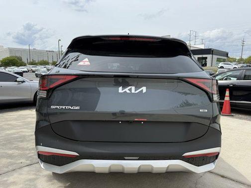 2025 Kia Sportage Hybrid LX