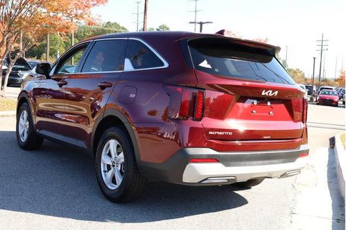 2025 Kia Sorento LX