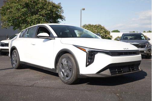 Snow White Pearl 2026 Kia K4 LX