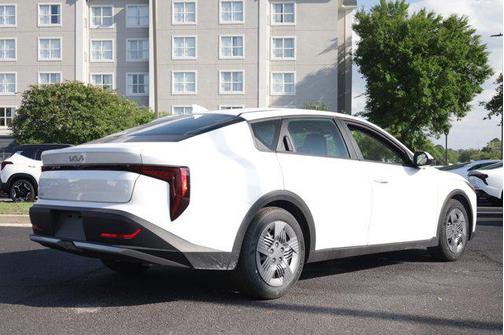 Snow White Pearl 2026 Kia K4 LX