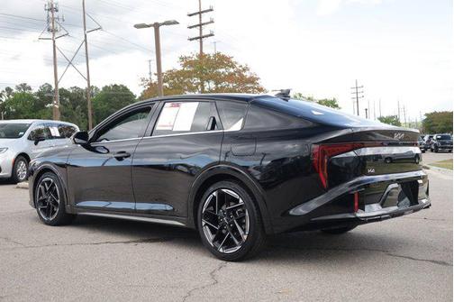 Aurora Black Pearl 2025 Kia K4 GT-Line
